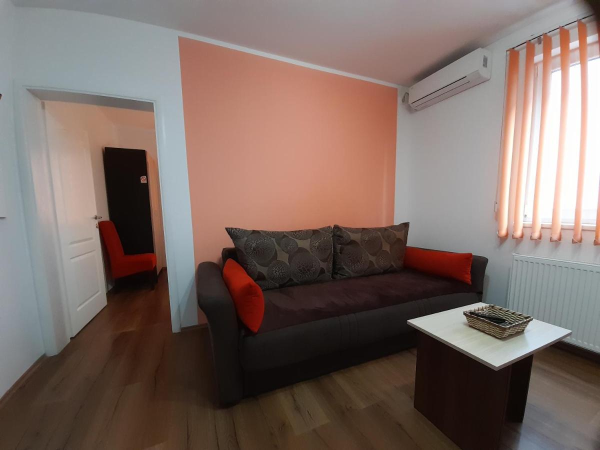 Kety Apartments クラグイェヴァツ エクステリア 写真