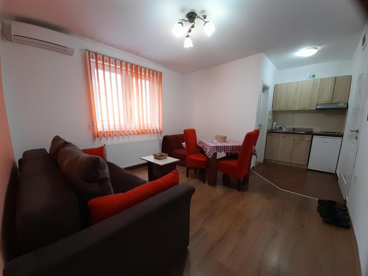 Kety Apartments クラグイェヴァツ エクステリア 写真