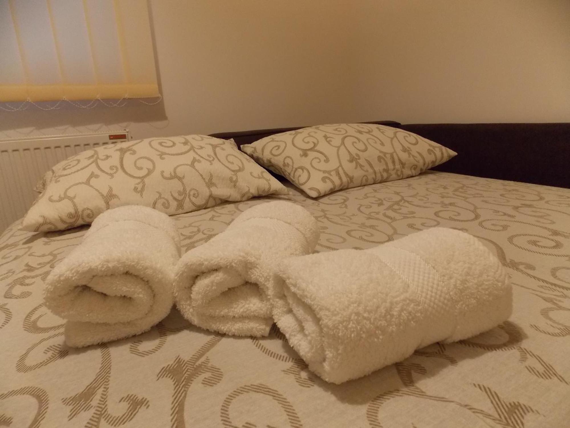 Kety Apartments クラグイェヴァツ エクステリア 写真