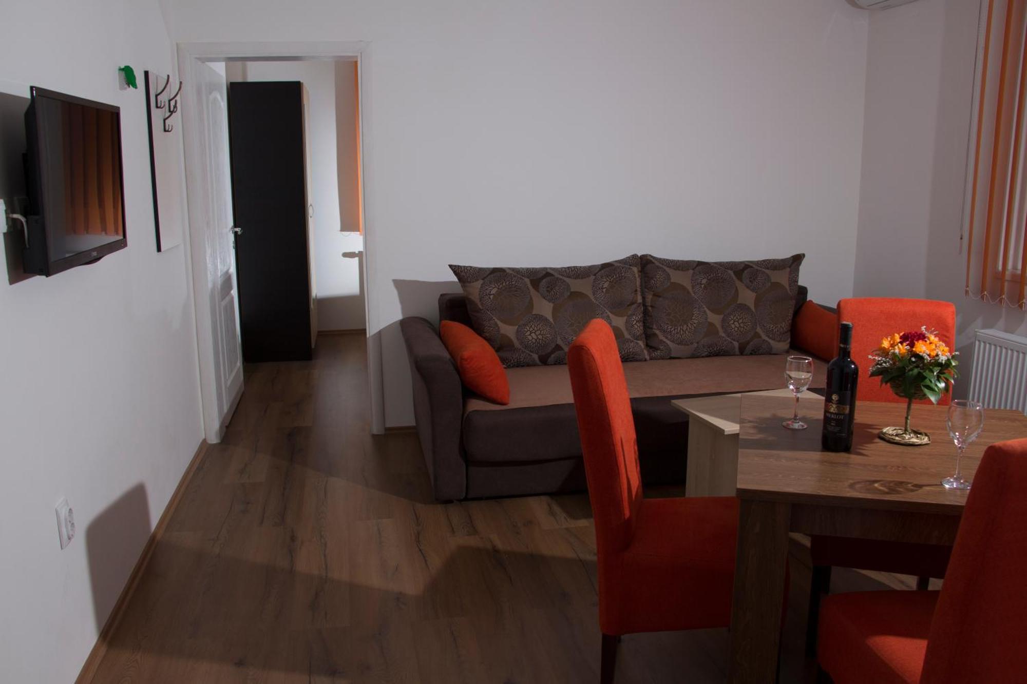 Kety Apartments クラグイェヴァツ 部屋 写真