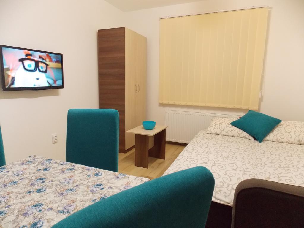 Kety Apartments クラグイェヴァツ エクステリア 写真